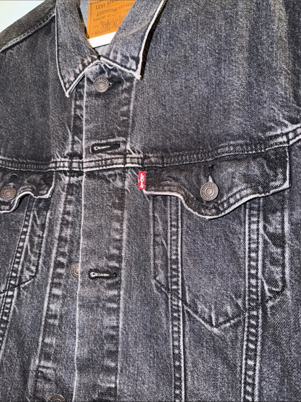Levi's Men’s Denim Jacket - Picture 2 of 4